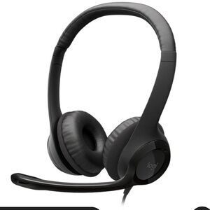 NIB Logitech H390 USB computer Headset